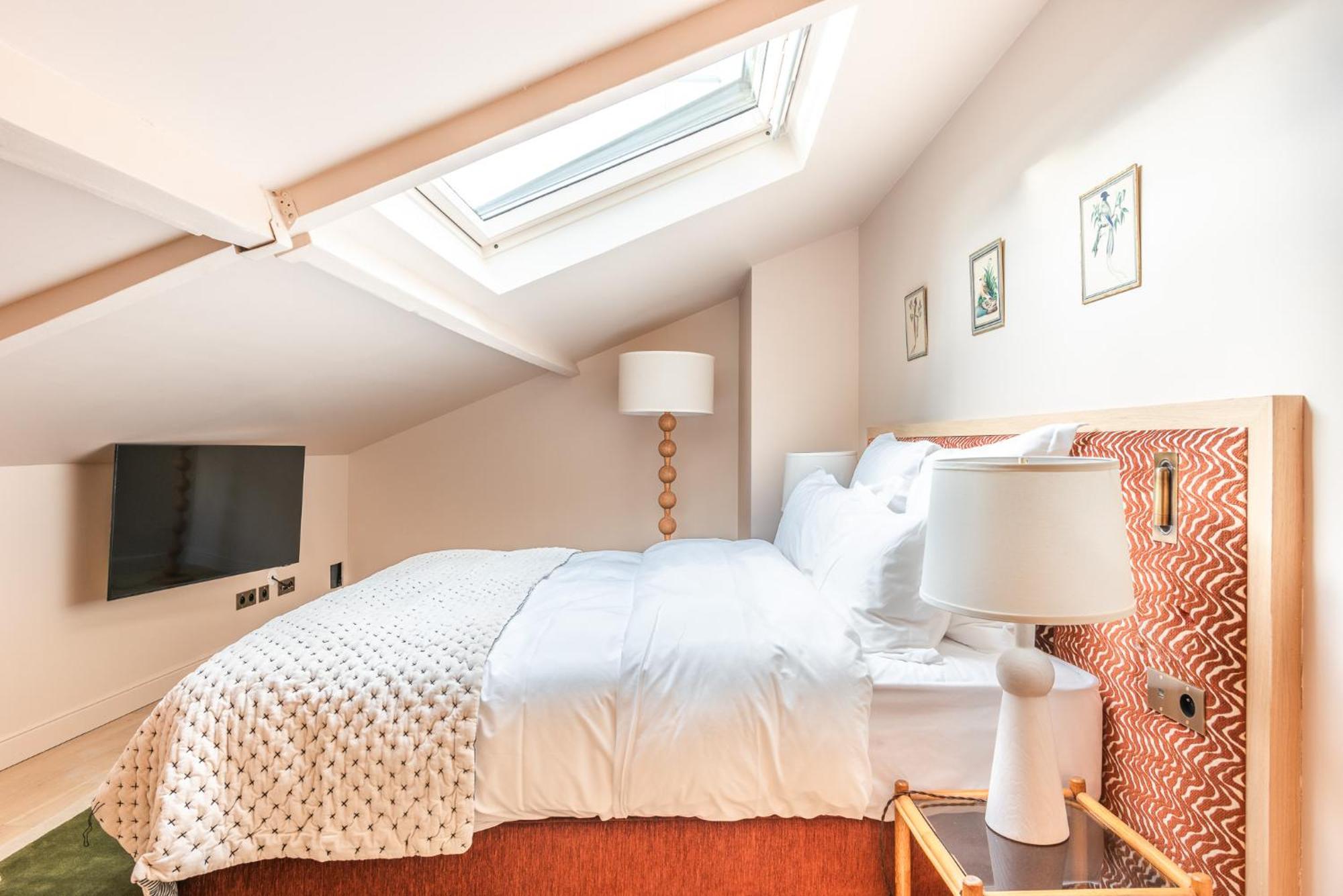Maison La Boheme Montmartre - Studios & Apartments ปารีส ภายนอก รูปภาพ