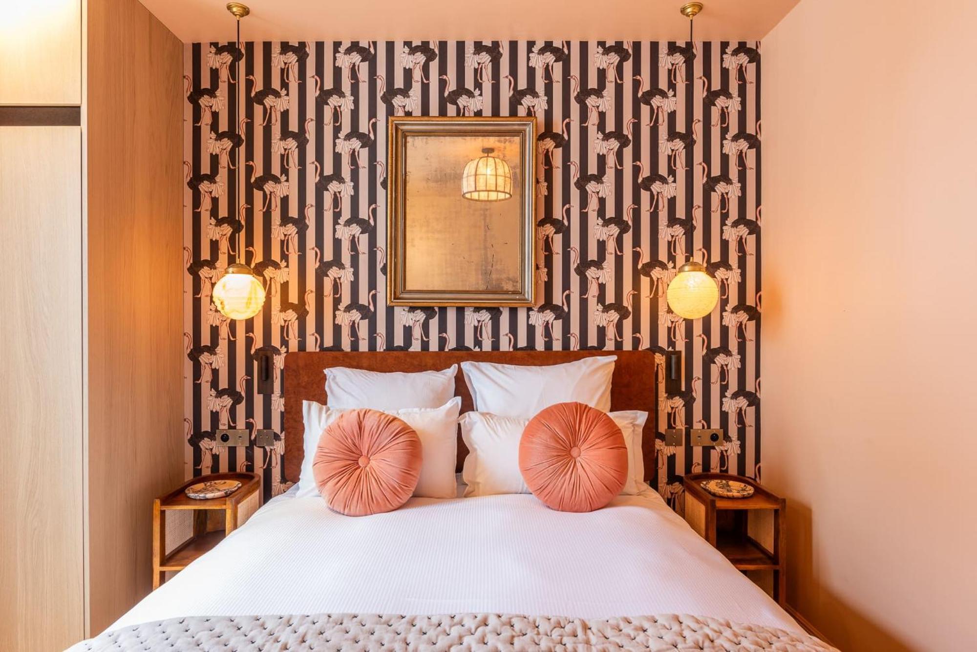 Maison La Boheme Montmartre - Studios & Apartments ปารีส ภายนอก รูปภาพ