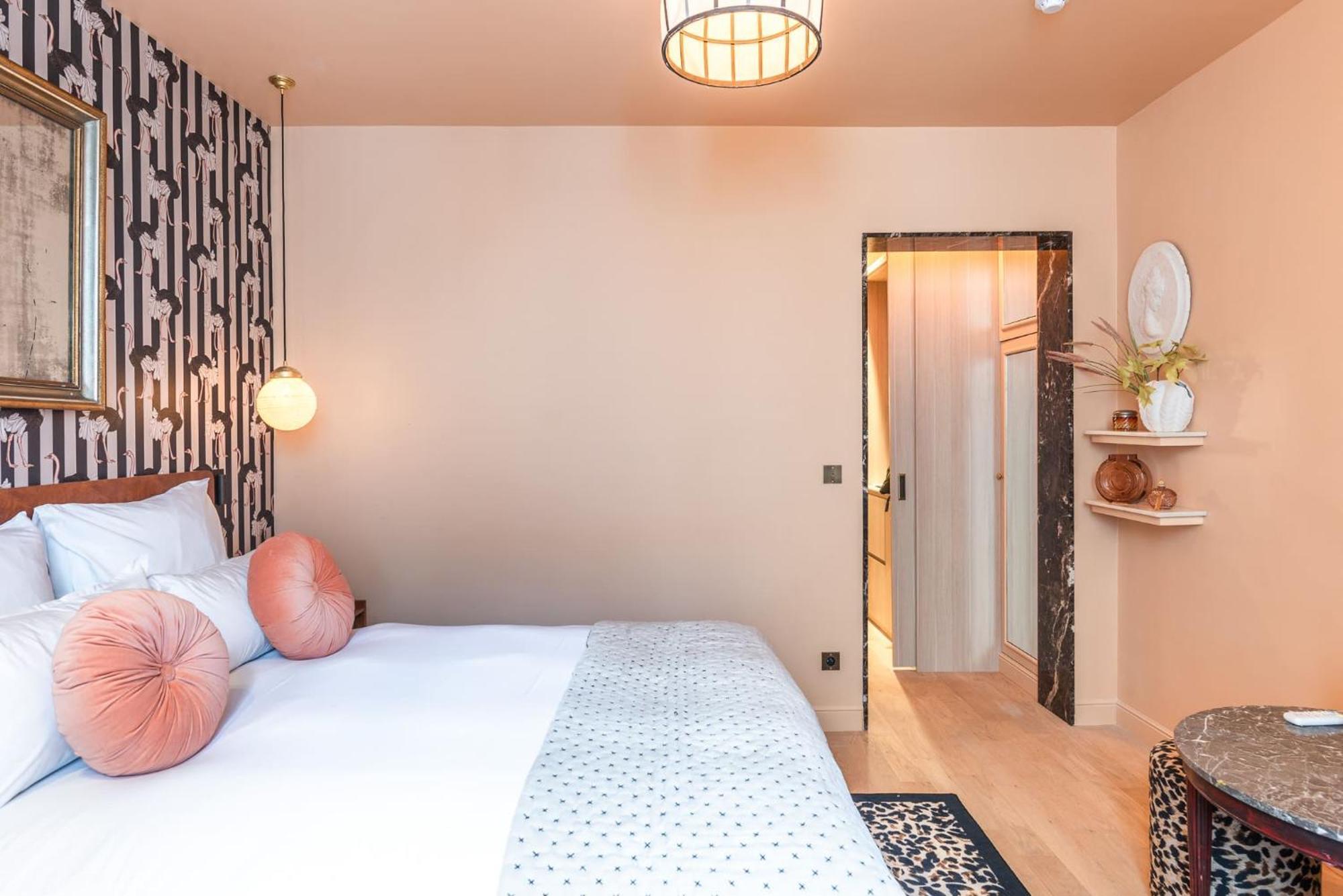Maison La Boheme Montmartre - Studios & Apartments ปารีส ภายนอก รูปภาพ
