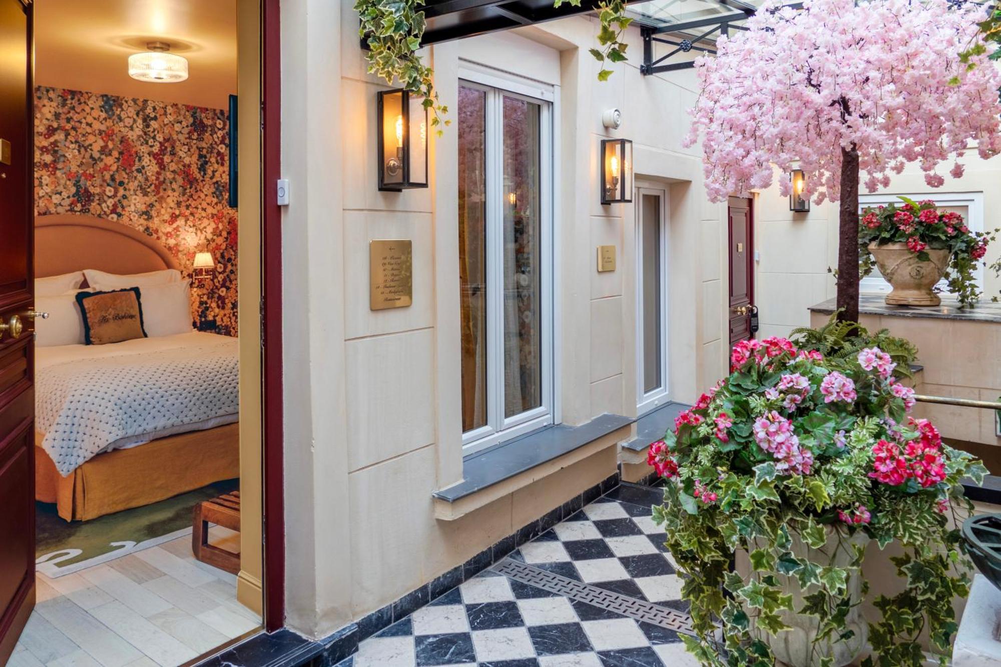 Maison La Boheme Montmartre - Studios & Apartments ปารีส ภายนอก รูปภาพ