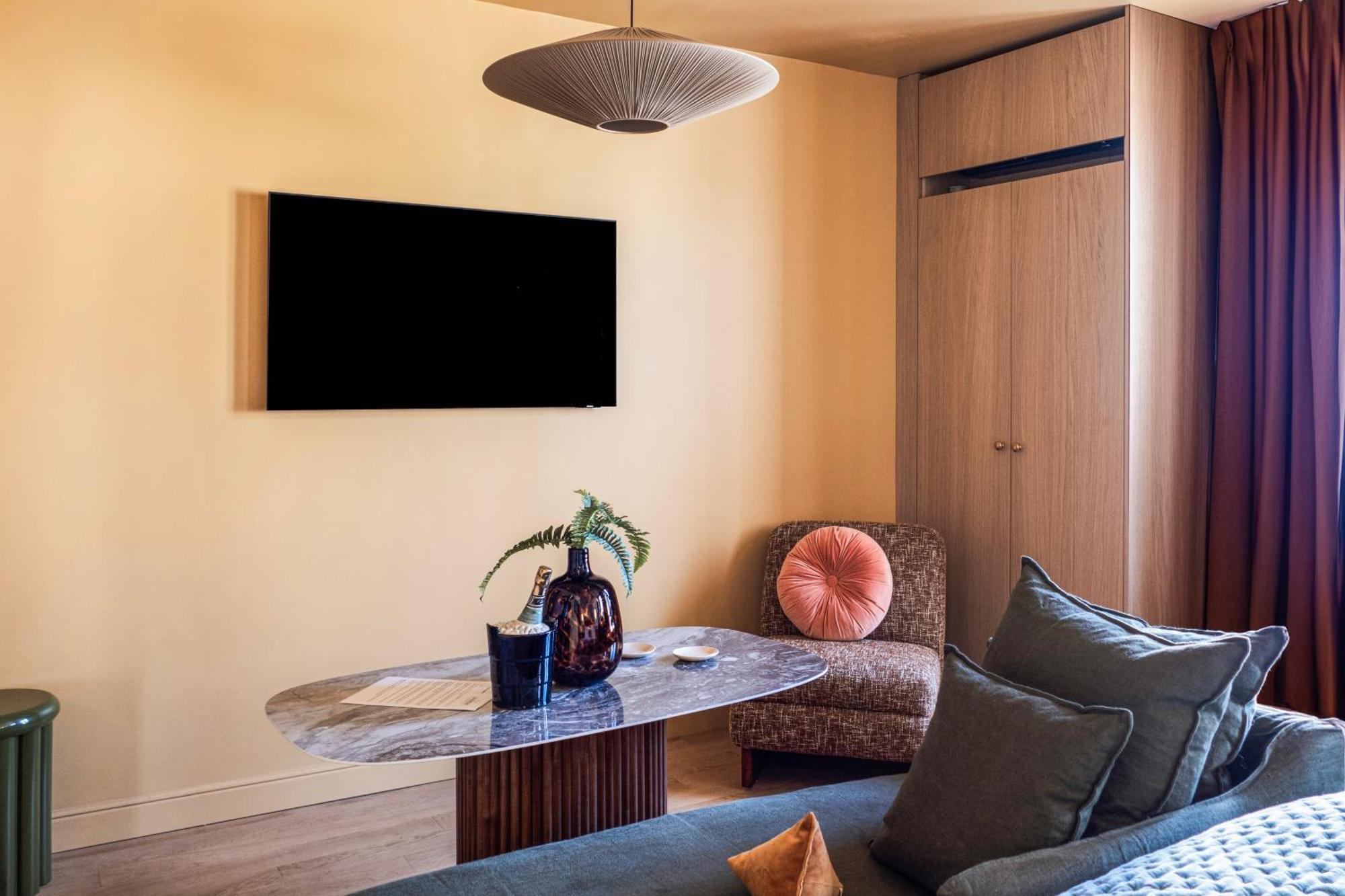 Maison La Boheme Montmartre - Studios & Apartments ปารีส ภายนอก รูปภาพ