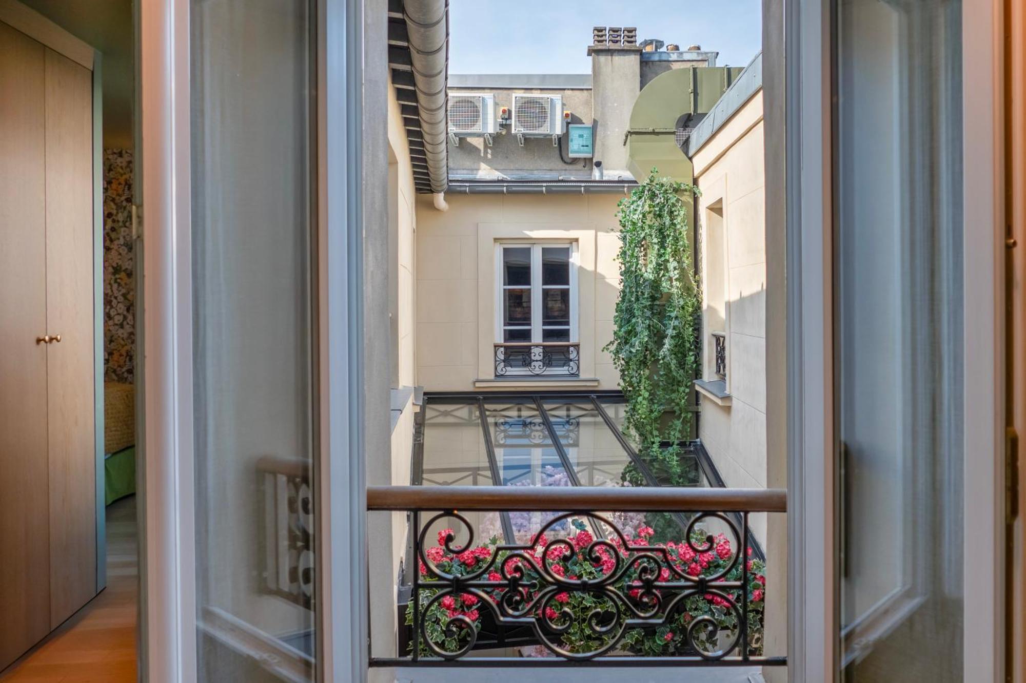 Maison La Boheme Montmartre - Studios & Apartments ปารีส ภายนอก รูปภาพ
